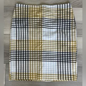 Ann Taylor plaid skirt sz 8 worn once
